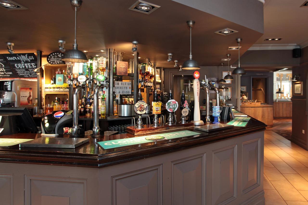 Bear Inn, Somerset By Marston'S Inns ストリート エクステリア 写真